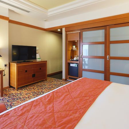 Holiday Inn Kuwait By Ihg Kuwait City Esterno foto