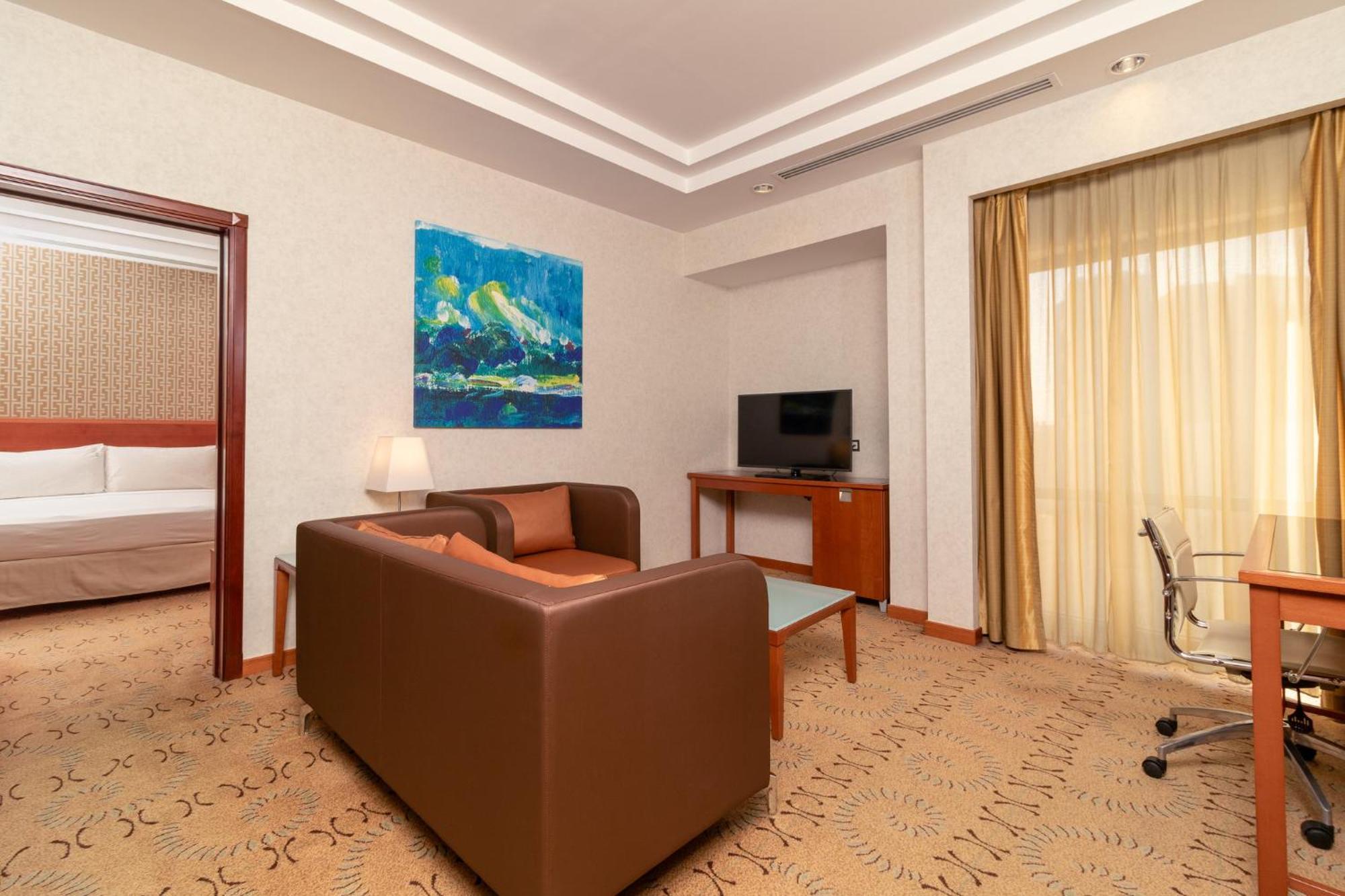 Holiday Inn Kuwait By Ihg Kuwait City Esterno foto