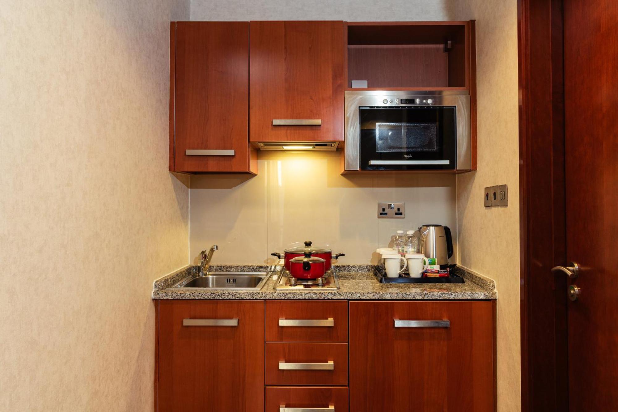 Holiday Inn Kuwait By Ihg Kuwait City Esterno foto