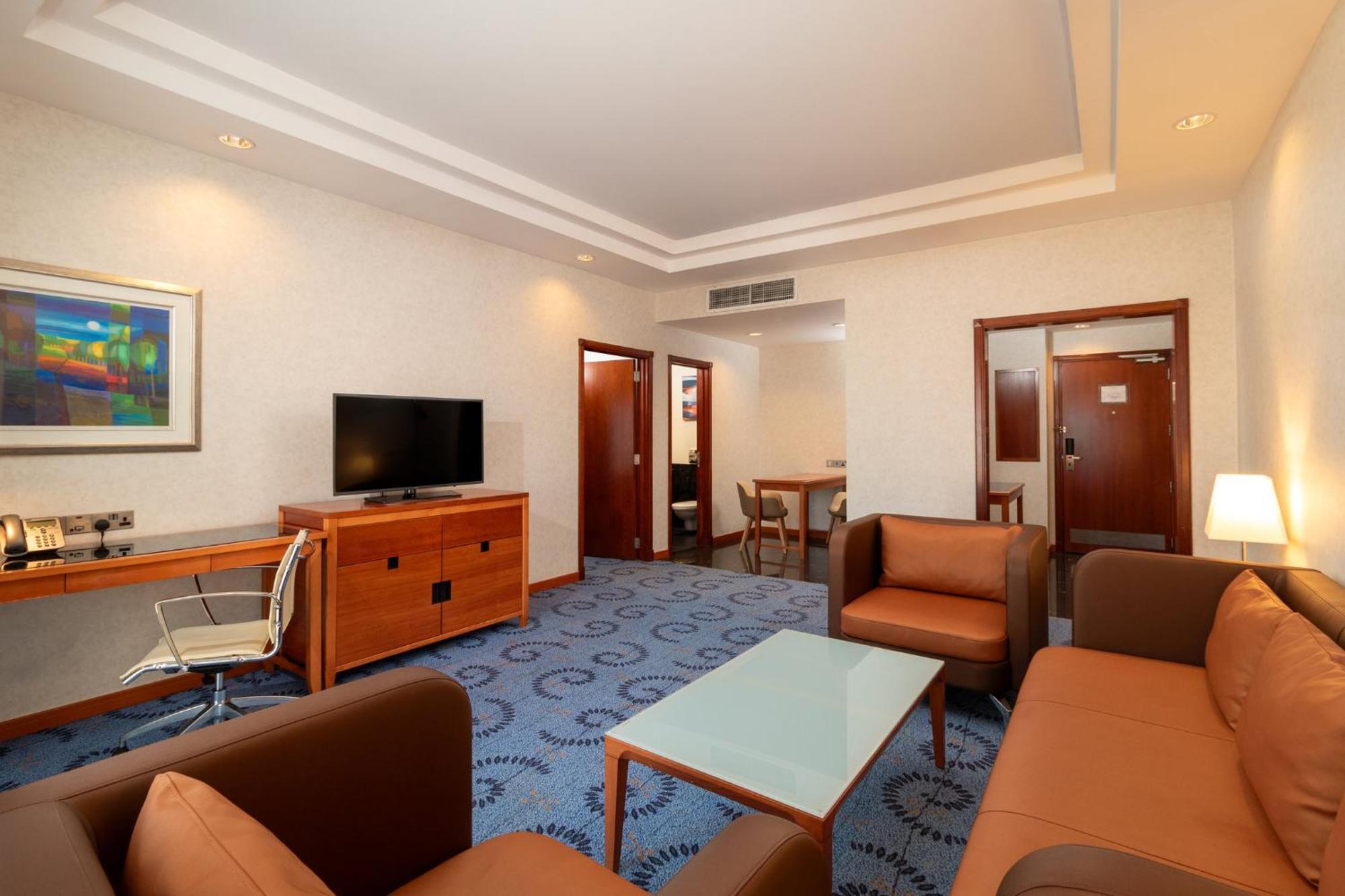 Holiday Inn Kuwait By Ihg Kuwait City Esterno foto